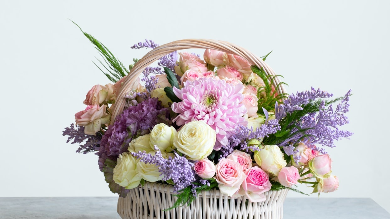 Flower Basket & Champagne & Cake (Delivery) brand image