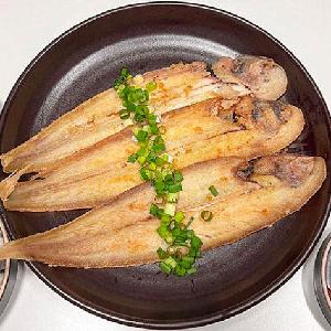 Gunsan Half-dried Tongue Sole Fish (Large size / 8pcs) product image