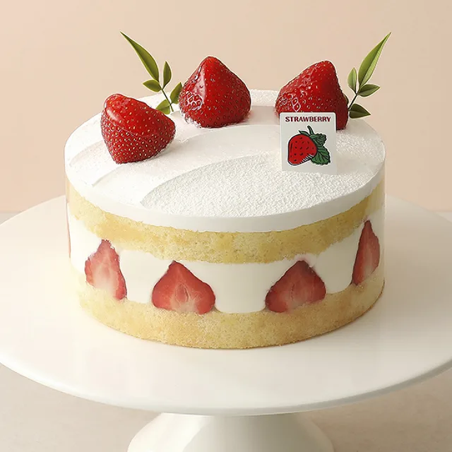 Strawberry Wipped Cream Cake product image