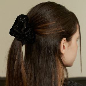 dot velvet scrunch product image