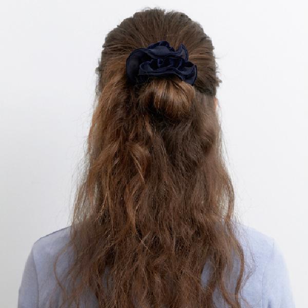velvet romatic mesh lace scrunch-navy product image