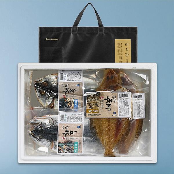 Jeju Semi-Dried Fish Premium Mixed Set (1.8kg/2 Spanish Mackerels + 2 Mackerels + 2 Flounders / ~300g each) product image