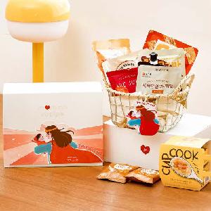 100th Day Nourishing Snack Gift Box product image