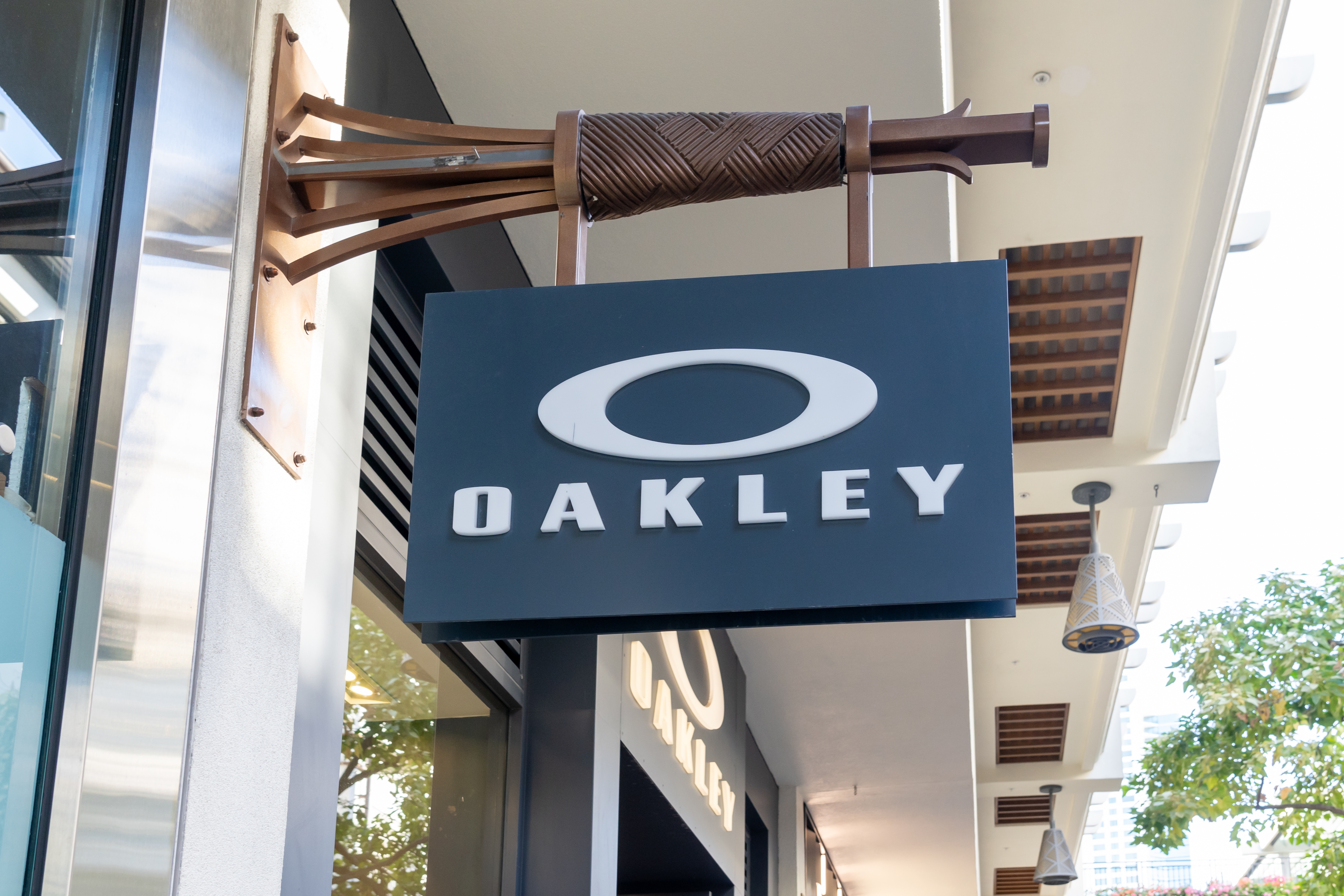 Oakley  brand image