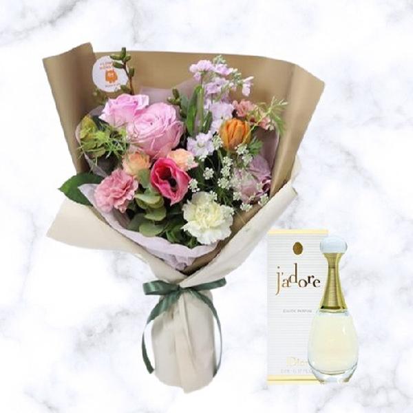 Sweet Pink + Dior J'adore Eau de Parfum product image