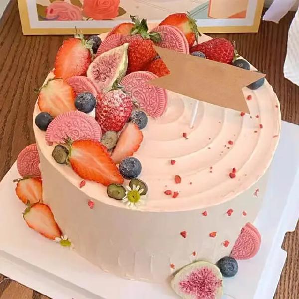 Berry- Oreo Birthday Cake item image