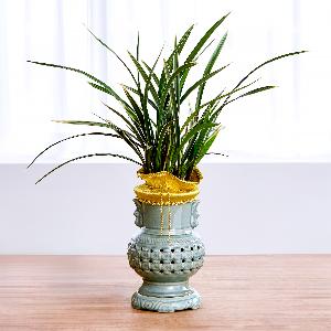 Hwangryonggwan Celadon Pierced Vase item image