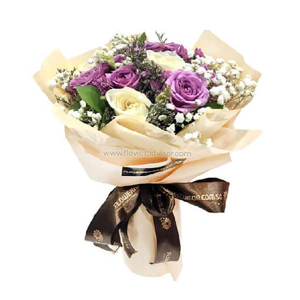 9 Purple and White Rose Bouquet product image