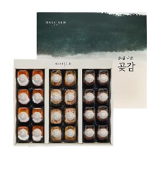 Three Renowned Mountain Regions Dried Persimmon Set 24 pcs 1.2kg (Sangju Semi-dried 8 pcs + Haman 4 pcs + Sancheong 4 pcs + Sangju Dried 8 pcs) Individual Packaging (Insulated Bag) product image
