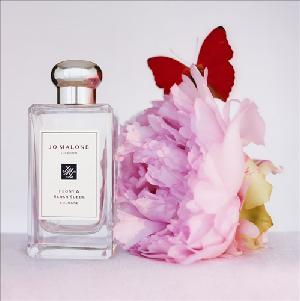 Cologne 100ml (Peony & Blush Suede) (Gift Wrapping & Shopping Bag Included) product image