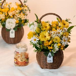 화이트데이 프리지아 꽃바구니+사탕 item image