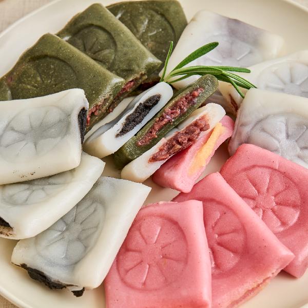 4 Assorted Jeolpyeon Rice Cakes with Sweet Filling (White Bean, Mugwort Red Bean, Black Sesame, Sweet Potato) 500g item image