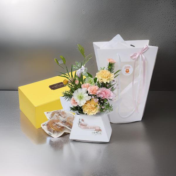 Carnation Flower Bag+Korean Wheat Yakgwa product image