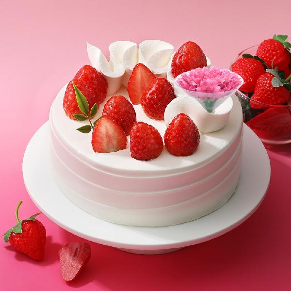 Carnation Milk Fresh Cream Cake(Strawberry) Size 1(B) (Deco Pick Included) product image