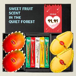 Premium Apple Mango & Thai Mango (4 pcs) + Pepero Gift Set (5 pcs) item image