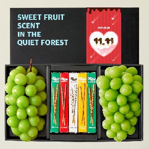 Premium Shine Muscat (2 pcs) + Pepero Gift Set (5 pcs) product image