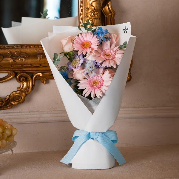 "Meet the Masterpiece" Water Lilies by Monet Flower Bouquet product image