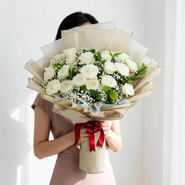 Wonder White Roses Bouquet product image