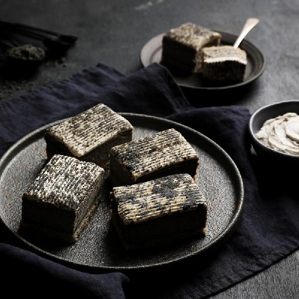 Black Sesame Cream Cheese Cake 60g 9pcs product image
