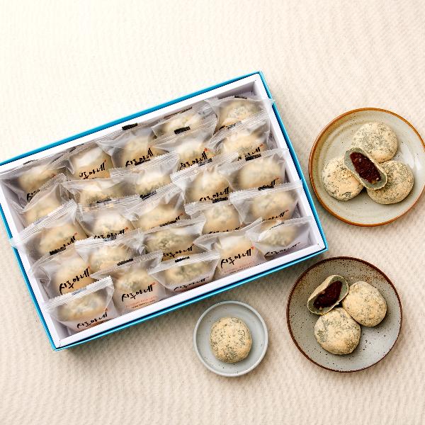 Mugwort Sticky Rice Cake with Red Bean Paste 60g 25pcs + Gift Wrap product image