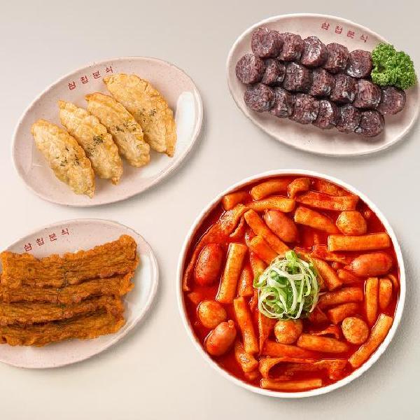 Samcheop Tteokbokki + Fried Fish Cake 4 + Glass Noodle Dumpling 4 + Nude Sundae product image
